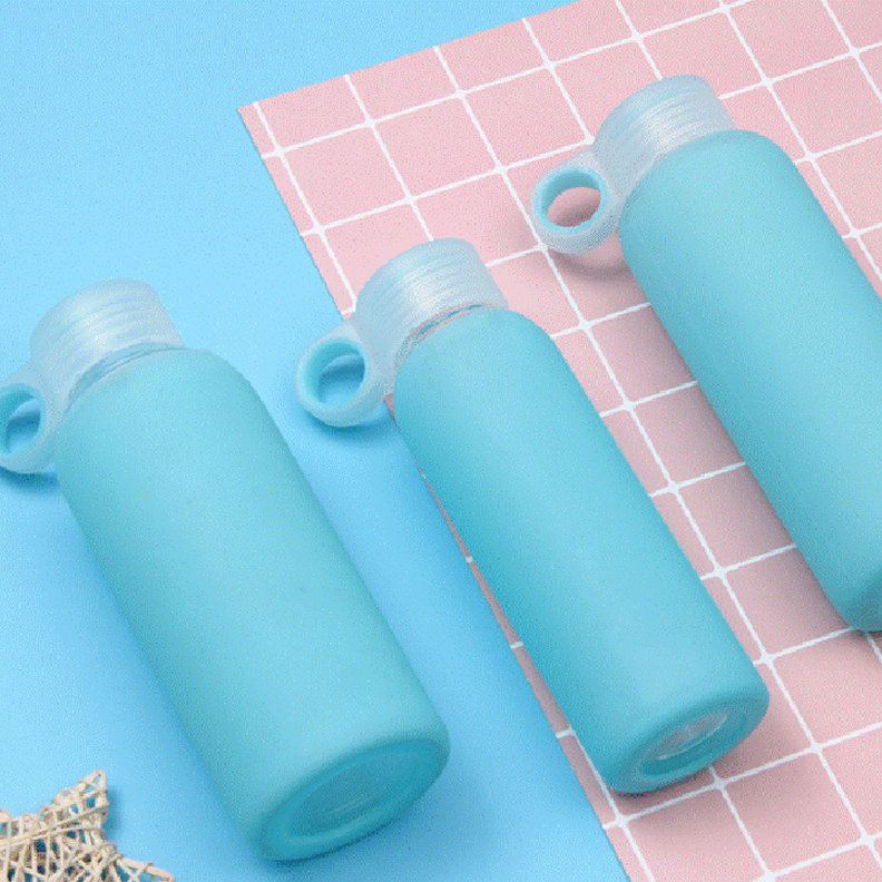 Customized BPA-free Borosilicate Glass Water Bottle with Protective Silicone Sleeve